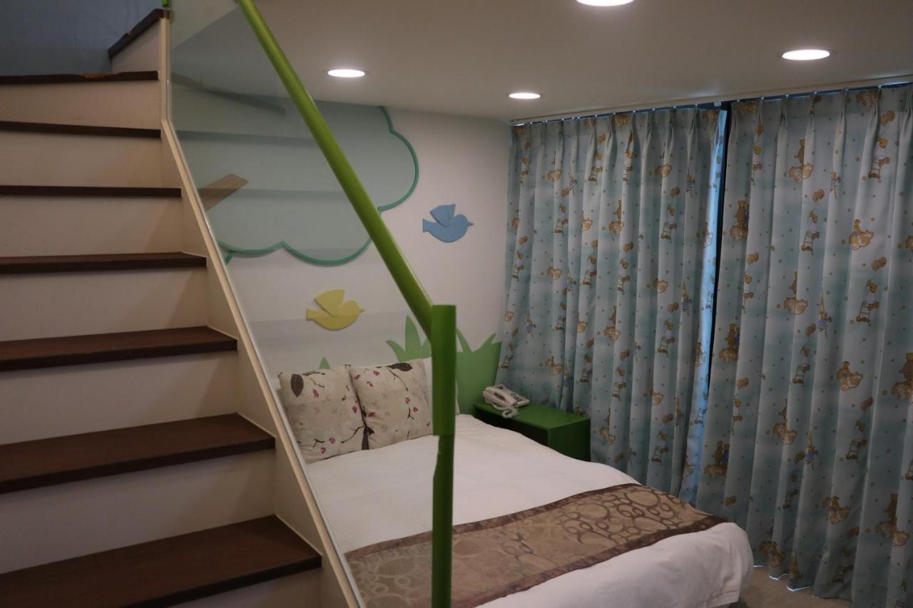 Sky Ocean Apartman Yilan Kültér fotó